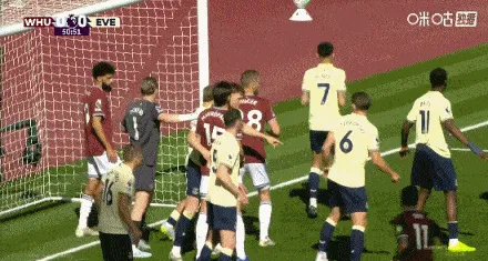 打破僵局！绍切克抢点破门，西汉姆联1-0埃弗顿